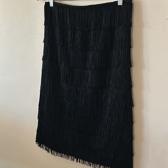 Express Tassel Skirt – Size 8, Black, Excellent Condition - Picture 4 of 4